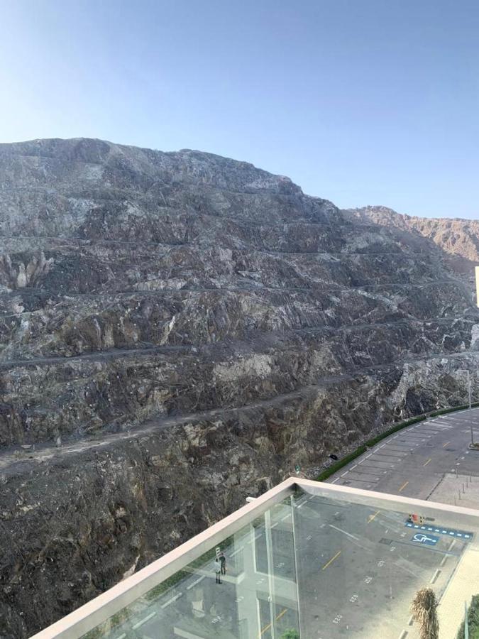 Ocean Mountain View Apartment At The Address Fujairah Buitenkant foto