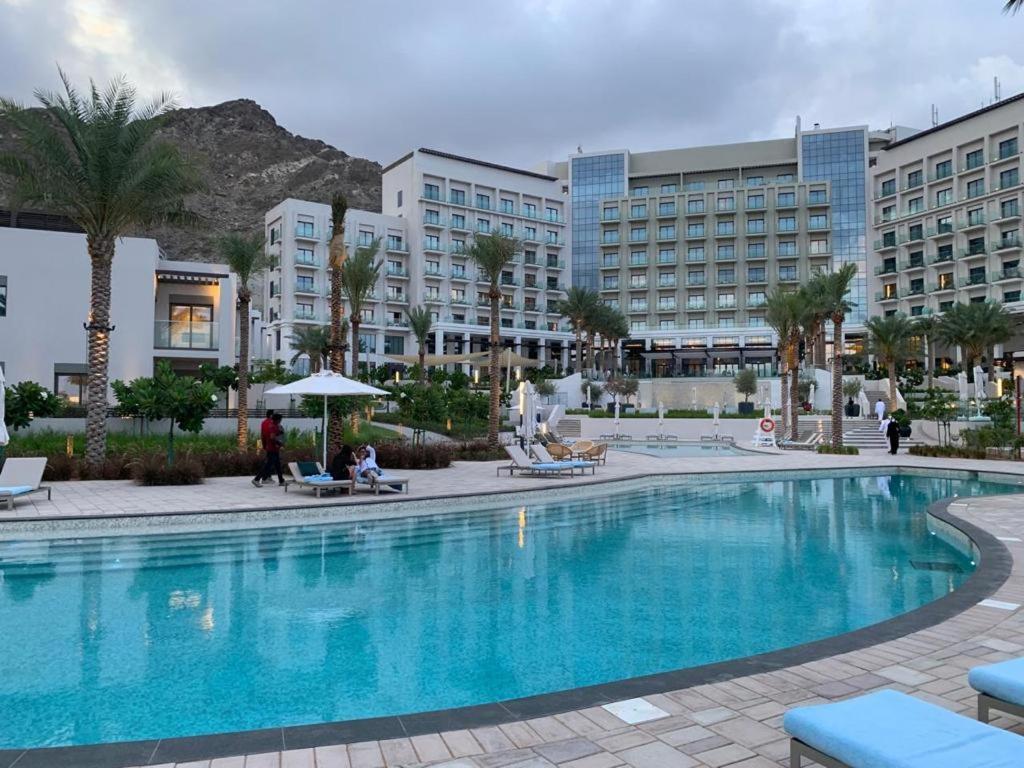 Ocean Mountain View Apartment At The Address Fujairah Buitenkant foto